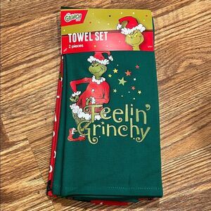 Dr. Seuss Green and Red Grinch Towel Set